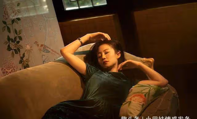 她被周潤發、成龍、胡歌力捧，今從京城四美淪落為四線演員！