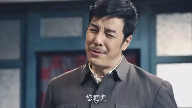 海一天夫婦同游故宮大秀恩愛！老婆穿緊身背心，白皙豐腴美腿矚目