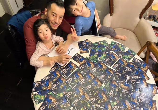 海一天夫婦同游故宮大秀恩愛！老婆穿緊身背心，白皙豐腴美腿矚目