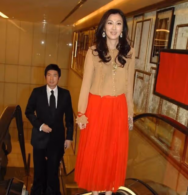 59歲港姐心碎宣布離婚 富豪老公逼她住簡陋房間