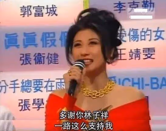 林子祥夫婦罕見現身,夫妻倆「銀色頭髮」太搶眼,60歲葉倩文的「臉」是真年輕,網友:活得真實活得透徹