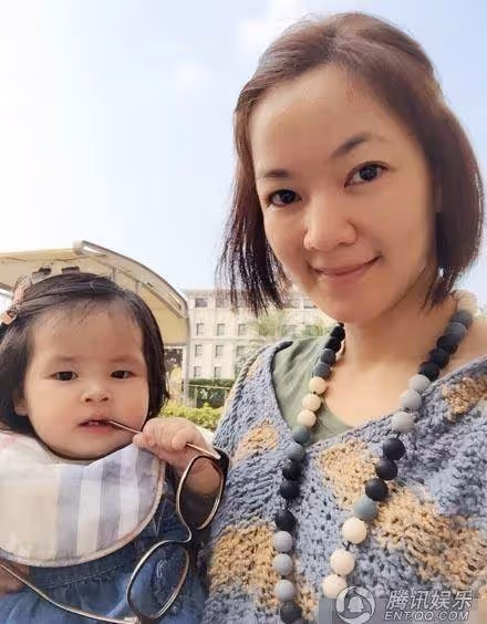 阿雅曬女兒近照!顏值不輸大S女兒小玥兒,萌起來可跟賈靜雯女兒咘咘匹敵