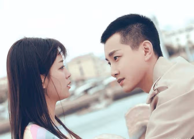 芒果台又出一愛情懸疑劇,高顏值陣容十分吸睛,看男二:難怪很眼熟