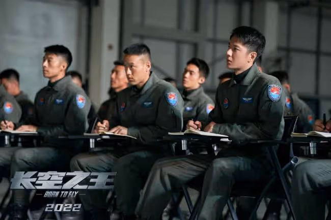 十一黃金周《長空之王》涉戰狼風格 臨陣撤下