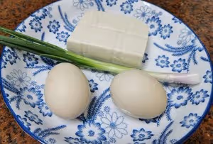 嫩滑的豆腐蛋羹