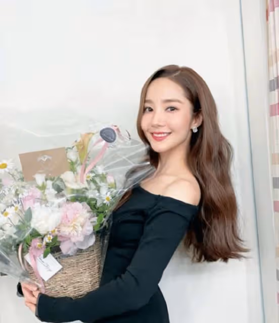 韓劇女神朴敏英的戀情曝光！與富豪私會，男方肚腩凸起顯老態