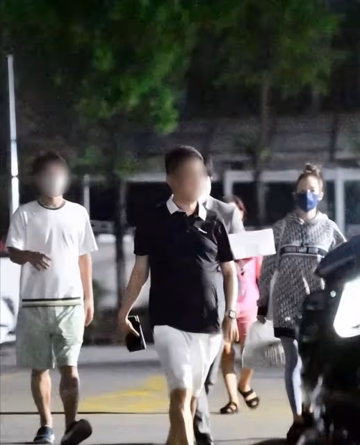 假富豪，詐騙犯，沒長相沒身材，挺著啤酒肚，女神朴敏英跟他圖啥