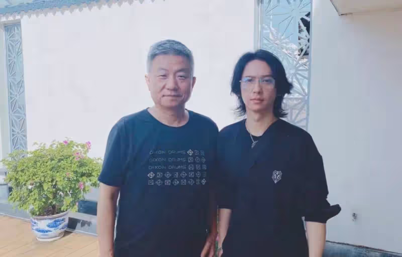 披荊斬棘的張淇、中年人的保溫杯，以及流量時代里的黑豹樂隊｜騰訊新聞貴圈
