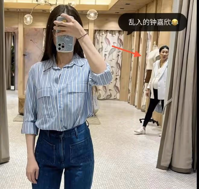 38歲鍾嘉欣被曝人品差！私下傲慢無禮瞧不起人，被鄰居等人猛吐槽
