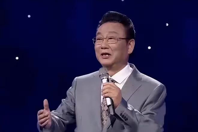 國內賺錢國外花的8位明星,有人過得安逸美好,有人為生活奔波