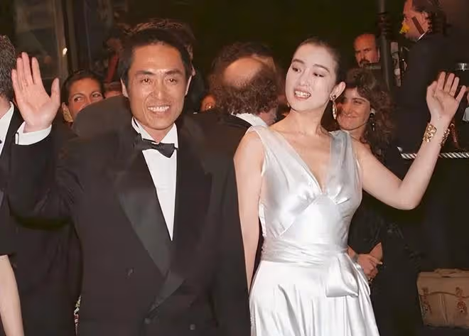 國內賺錢國外花的8位明星,有人過得安逸美好,有人為生活奔波