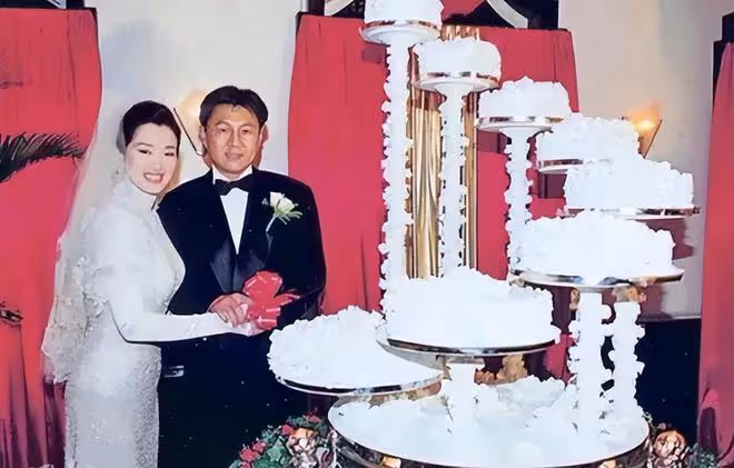 國內賺錢國外花的8位明星,有人過得安逸美好,有人為生活奔波
