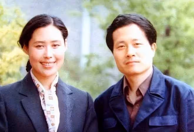 國內賺錢國外花的8位明星,有人過得安逸美好,有人為生活奔波
