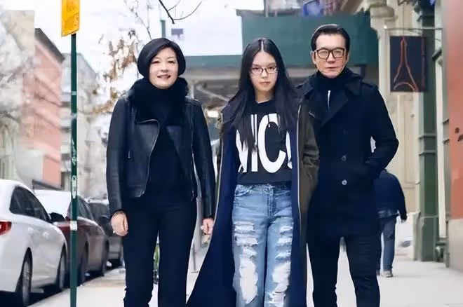 國內賺錢國外花的8位明星,有人過得安逸美好,有人為生活奔波