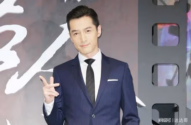 胡歌深夜拋出「報喜比YA照」 粉絲激動留言:終於要結婚了嗎