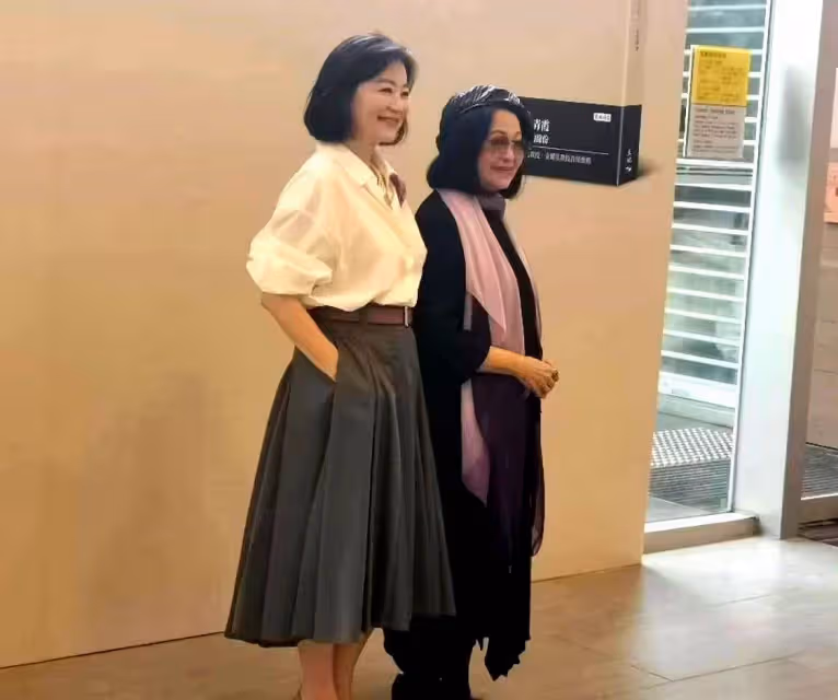 不甘心做闊太重返校園!68歲林青霞零濾鏡「真實狀態」曝光,網友:歲月不敗美人