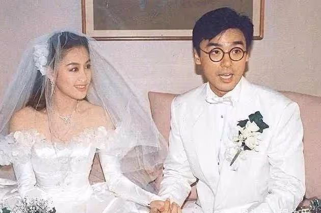 他娶名媛前妻花費無度，二婚妻子賣鑽戒還債，如今66歲仍拍戲賺錢