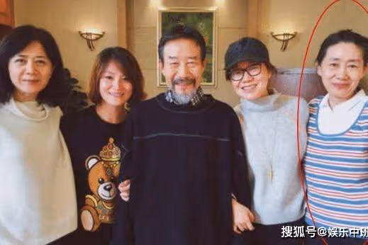 66歲李雪健妻子曝光，原來是大家熟悉的她，兒子長得很是俊秀