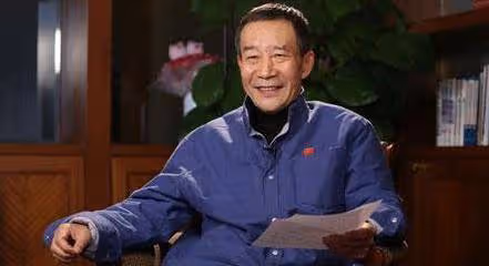 66歲李雪健妻子曝光，原來是大家熟悉的她，兒子長得很是俊秀