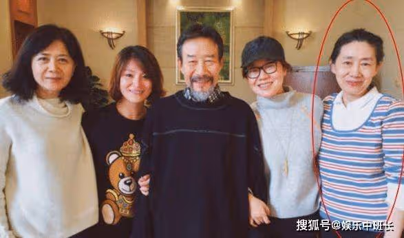 66歲李雪健妻子曝光，原來是大家熟悉的她，兒子長得很是俊秀