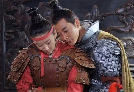 曾是羅晉的初戀，如今嫁給大21歲富豪老公，41歲的她開上私人飛機