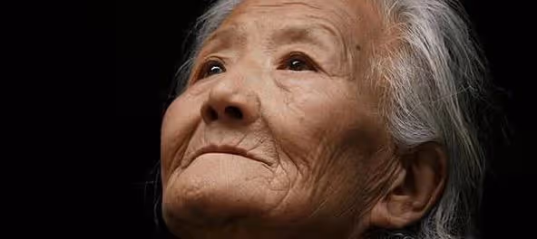 老伴車禍往生,兒媳接我同住,餐桌上5歲孫子求我一件事,嚇得我連夜逃走!