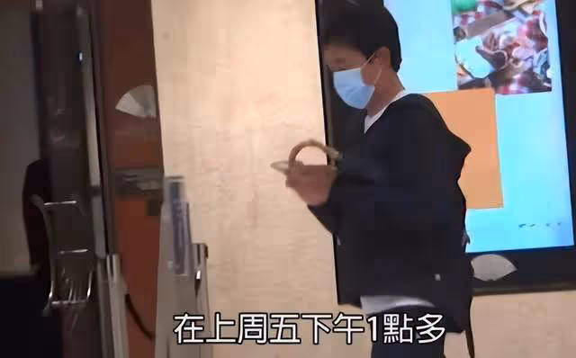 60歲梁朝偉日本近況!與妻夫木聰相約喝茶,滿臉老年斑皺紋長全臉