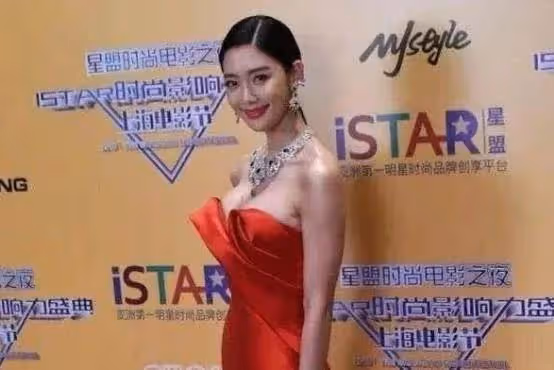 她被稱為「亞洲第一美」,身材顏值無不出眾,網友:我戀愛了