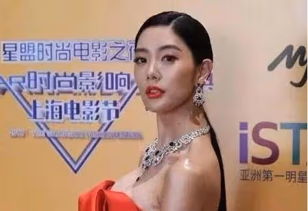 她被稱為「亞洲第一美」,身材顏值無不出眾,網友:我戀愛了