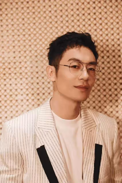 娛樂圈難得的六個好男人:長著一張多情的臉,一生卻只鐘情於一人