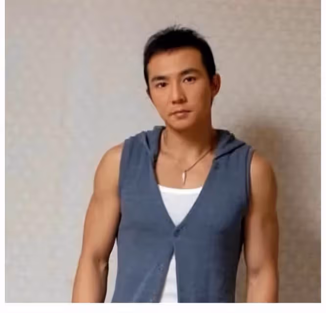 娛樂圈難得的六個好男人:長著一張多情的臉,一生卻只鐘情於一人