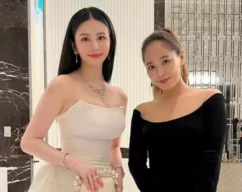 都說沈月遺傳了邱淑貞美貌,不料,他女兒才是星二代里的顏值TOP