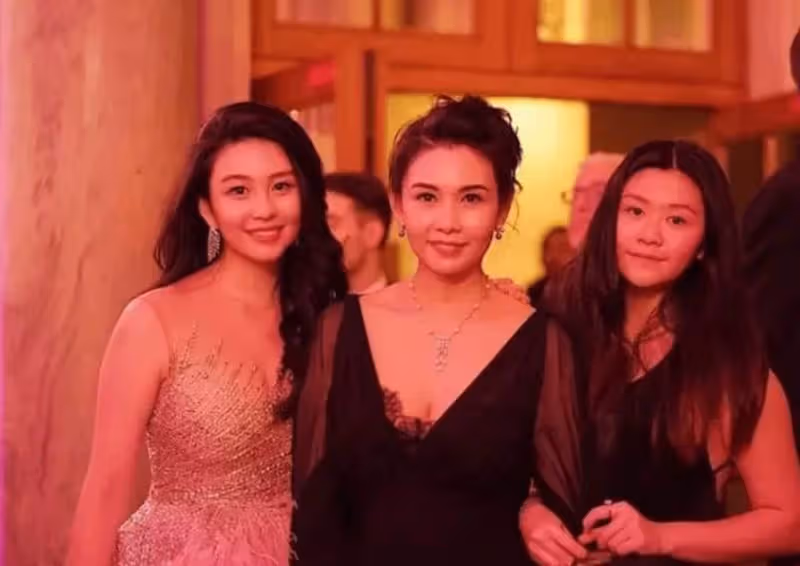 都說沈月遺傳了邱淑貞美貌,不料,他女兒才是星二代里的顏值TOP