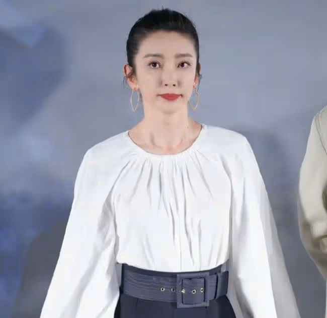 李冰冰黃曉明罕同框 馮紹峰站C位表情嚴肅