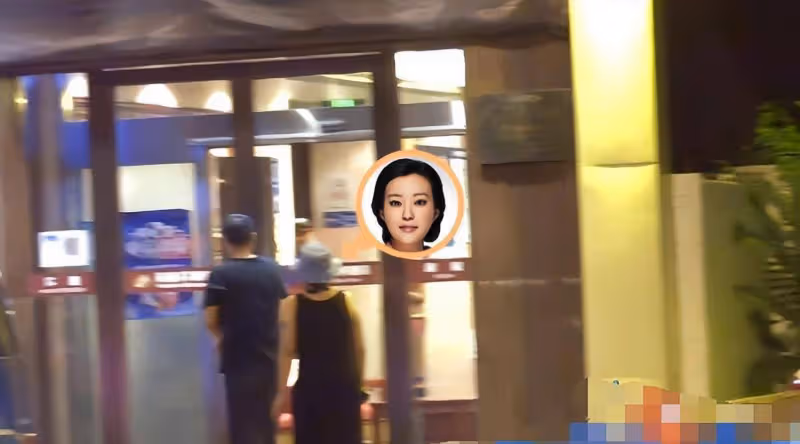 43歲郝蕾現身養生會所被拍，體態豐腴皮膚白皙，獲新男友甜蜜陪伴