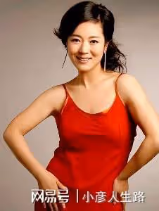 「農村一姐」王茜華：風光背後有心酸，二婚嫁導演苦盡甘來