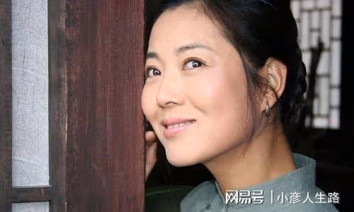 「農村一姐」王茜華：風光背後有心酸，二婚嫁導演苦盡甘來