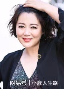 「農村一姐」王茜華：風光背後有心酸，二婚嫁導演苦盡甘來