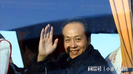 羅京去世13年，曾經哭到暈厥的妻子改嫁富商，母親至今不知死訊