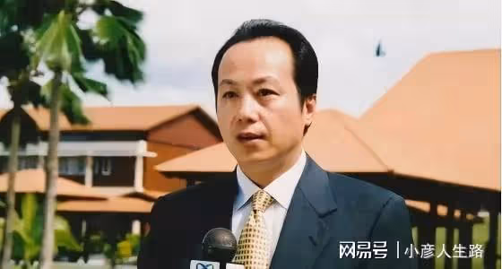 羅京去世13年，曾經哭到暈厥的妻子改嫁富商，母親至今不知死訊