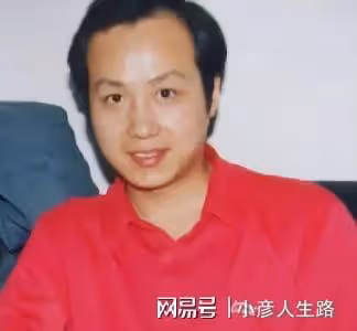 羅京去世13年，曾經哭到暈厥的妻子改嫁富商，母親至今不知死訊