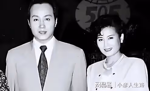 羅京去世13年，曾經哭到暈厥的妻子改嫁富商，母親至今不知死訊