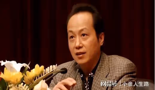 羅京去世13年，曾經哭到暈厥的妻子改嫁富商，母親至今不知死訊