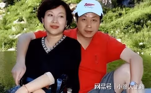 羅京去世13年，曾經哭到暈厥的妻子改嫁富商，母親至今不知死訊