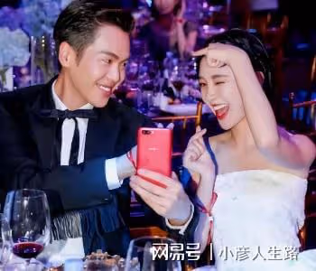 高甜!張若昀唐藝昕甜蜜約會,老夫老妻十指緊扣大秀恩愛
