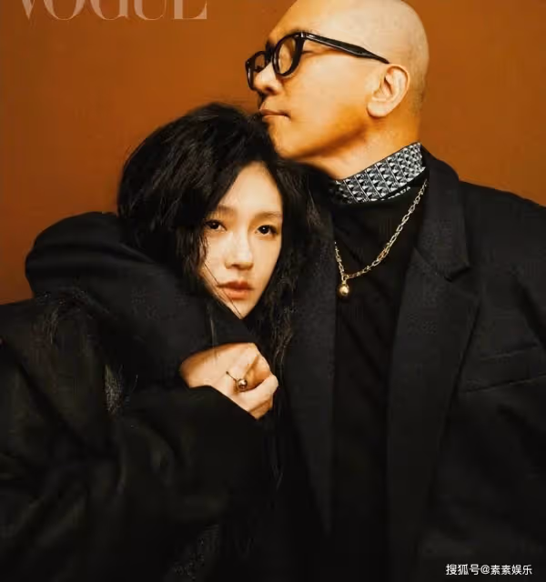 大S具俊曄婚後首個雜誌封面:造型大膽前衛,大S騎在老公身上