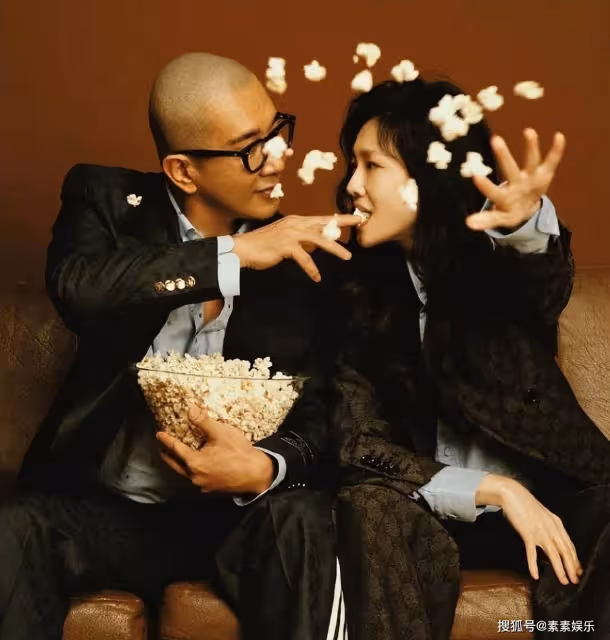 大S具俊曄婚後首個雜誌封面:造型大膽前衛,大S騎在老公身上