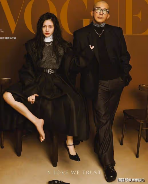 大S具俊曄婚後首個雜誌封面：造型大膽前衛，大S騎在老公身上