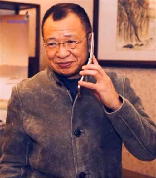 「歡喜哥」許紹雄定居新加坡：出道47年從未當過男主，如今71歲卻被爆出緋聞
