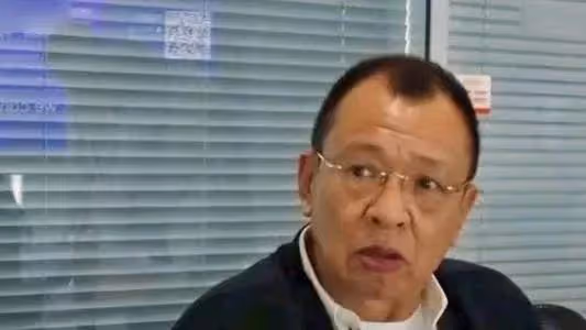 「歡喜哥」許紹雄定居新加坡：出道47年從未當過男主，如今71歲卻被爆出緋聞